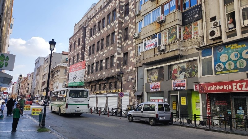 MAXBİR SEYHAN ABİDİNPAŞA'DA CADDESİNDE KURUMSALA UYGUN İŞYERİ